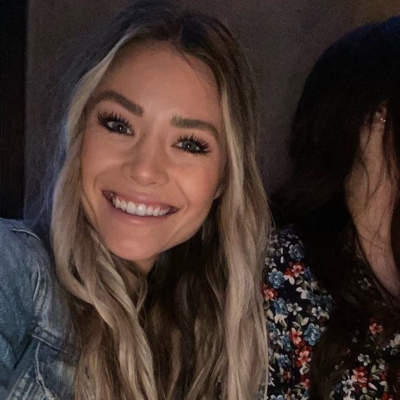 Meet your Posher, Nickole - Picture 2 of 3